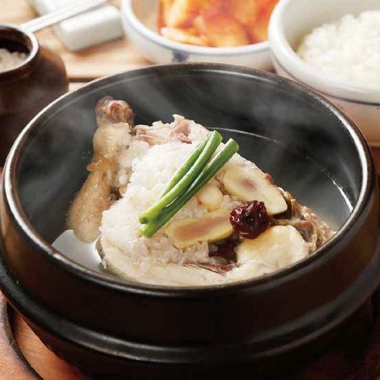主題是“美食同源”。許多正宗的韓國菜！