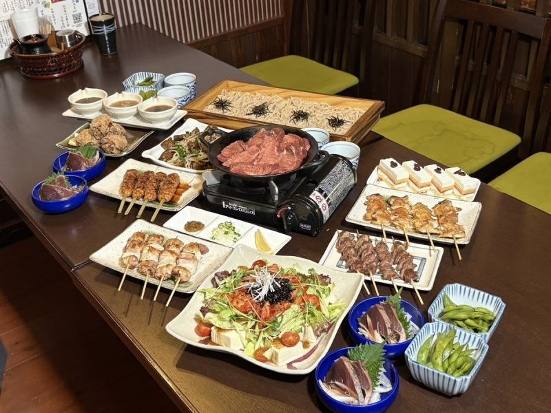 【夏の暑さをぶっ飛ばせ！スタミナ満点宴会】牛タンや焼鳥4種等2時間飲み放題付き　5500円(税込)