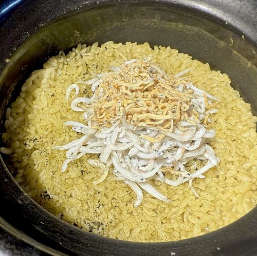 ＜限定＞緑茶で炊いた「しらす・じゃこ」土鍋ごはん