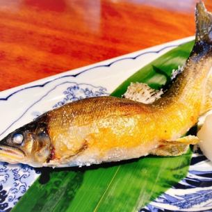 鮎の藻塩焼
