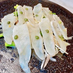 昆布〆ふぐカルパッチョ ひすい山椒添え
