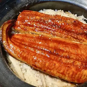 土鍋で炊いたうなぎ飯