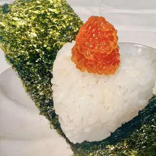 ひとくちすじこおむすび