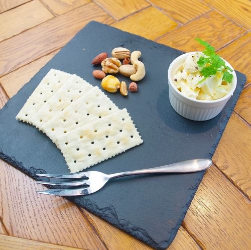 クリームチーズの純米酒柏漬け