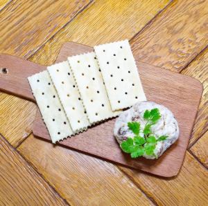 말린 과일과 견과류 크림 치즈