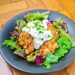 선택할 수 있는 소스의 튀김