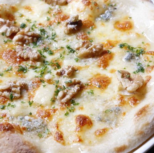 5種チーズ&くるみと蜂蜜ピッツァ