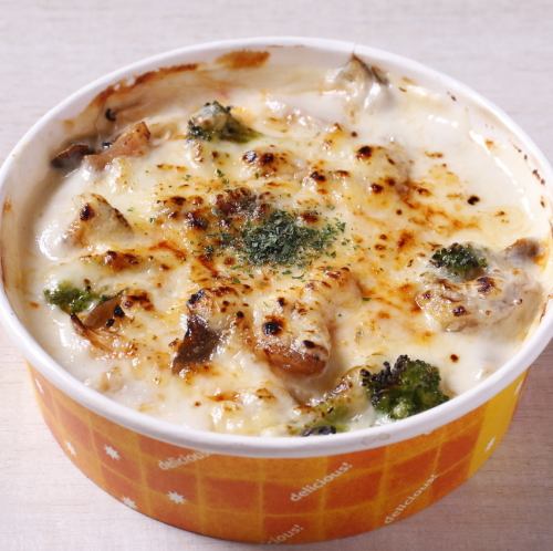 県産米粉を使用したグリルチキンと季節野菜のクリーミードリア ~本日のスープ付~