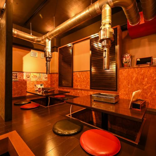 ４名テーブルを２つご用意しております