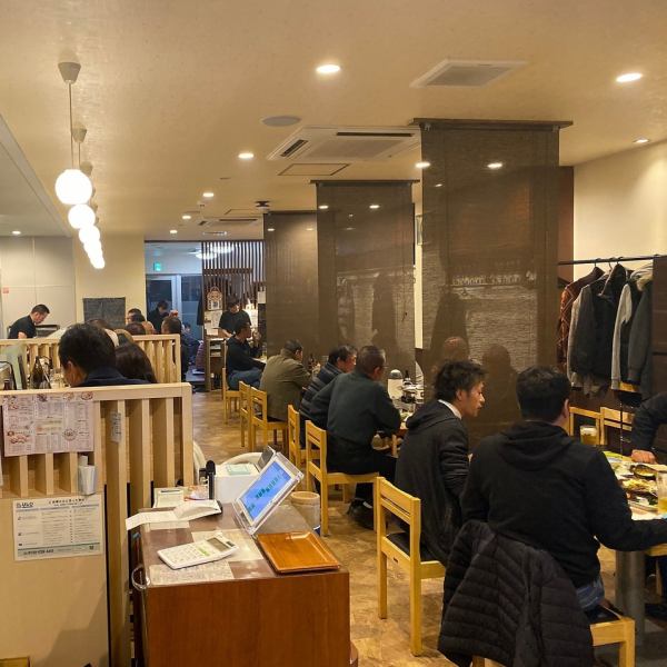 It is a warm and calm atmosphere inside the shop! There is a partition on the 2nd floor table so you can enjoy it without worrying about the surroundings! If you are near the station, you can easily gather! ♪ Banquet course is all you can drink Please use it by all means, we look forward to your visit!