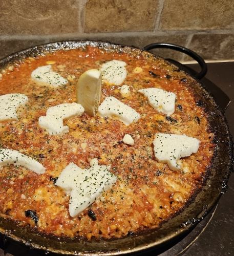 太陽の恵み　地中海トマトとモッツァレラチーズのパエリア