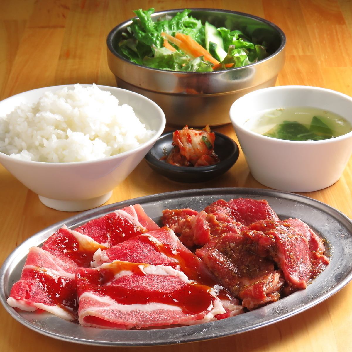 下高井戸店はランチもやっています!1人焼肉・昼飲み大歓迎!