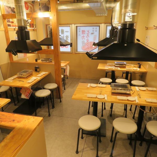 最大40名様まで、会社宴会や大人数の飲み会にご利用いただけます。ワイワイ賑やかな焼肉宴会にぴったりです♪飲み放題付きの宴会コースも充実!貸切も可能ですので、お気軽にご相談ください。活気ある店内で仲間との楽しいひとときをどうぞ!