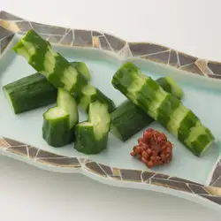 黄瓜配味噌