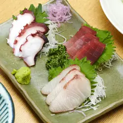 3片生鱼片拼盘
