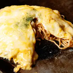 明太子炒面 / 半熟鸡蛋和奶酪炒面（各）