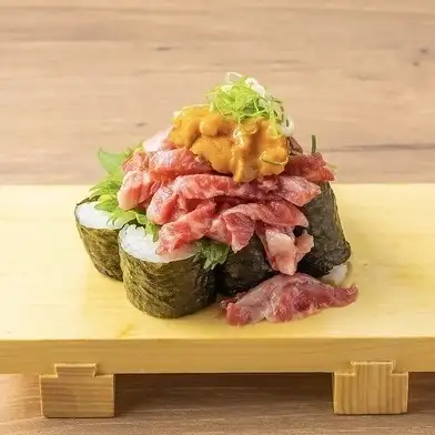 Uni and beef sushi