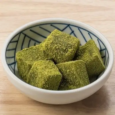 Matcha warabi mochi