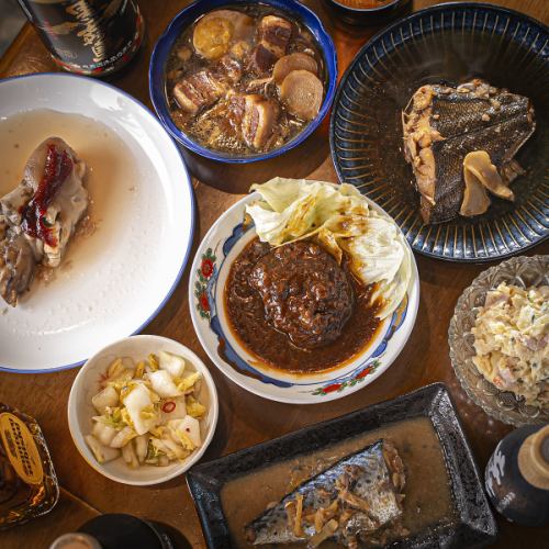 요론 섬의 재료를 사용한 맛을 펼치는 요리를 제공합니다