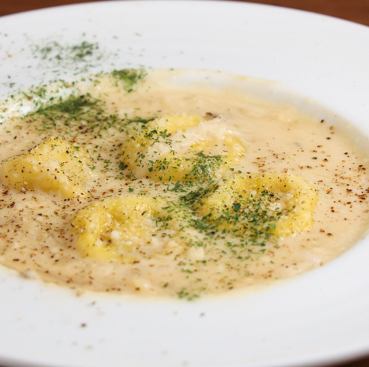 カルボナーラビオリ