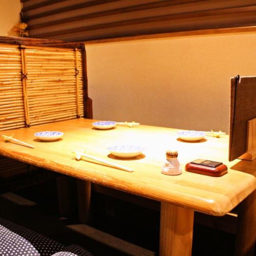 Digging Tatatsu table seats that can accommodate up to 2 to 15 people.Enjoy your meal in a calm atmosphere.