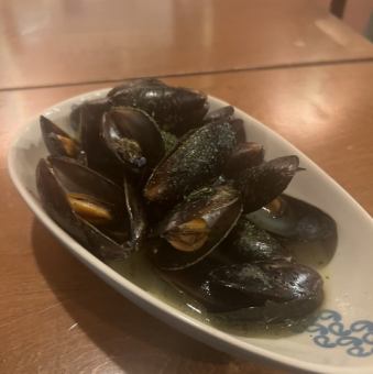 チリ産ムール貝のガーリックバター