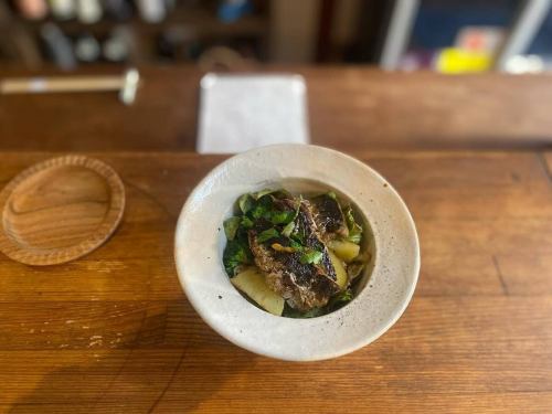 April 15th (Tue)
Homemade oil sardine and potato salad

Due to the fact that we purchased a mountain of sardines,
I was trying out various things.
This goes well with alcohol.

We have some seats available today.
We'll be expecting you.🐟

Miyamoto Deli
09028298786