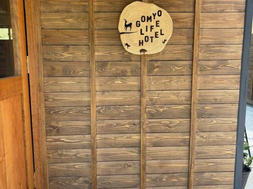 이노카 퍼티
미야모토에서는 스테디셀러 퍼티드 캄파뉴
보통 돼지고기를 사용합니다.
여기 퍼티가 가장 좋아요.
여러 번 사랑의 고백도 받았습니다 😂
몇 개월 전부터 다섯 명 (히가시 카가와)의 멧돼지와 사슴을 사용하여 몇 번 굽고 있습니다.
독특한 향기와 이빨이 맛이 매우 강합니다.
양념은 간단하게 소금 후추만
가게 주인의 취향이지만
불필요한 허브나 향신료, 첨가물은 사용하지 않습니다.
돼지 퍼티도 맛있었습니다.
잠시 돼지로 돌아갈 수 없을지도
라고 느끼고 있는 오늘 요즘입니다.
@furusatonoie
봄에 산채로 몹시 신세를 졌던 5명(히가시카가와)의 여러분.
같은 세대의 이무라 부부의 열심히 하고 있는 모습, 그리고 매우 소중한 인품에 언제나 격려됩니다.