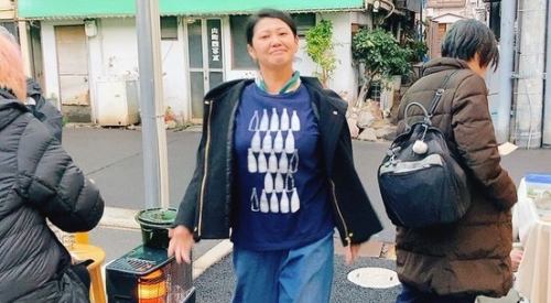 7周年祭
寒かったですが外飲みやはり気持ちいいですね🍶

告知が遅いのと分かりづらいと各所でお叱りを受けましたが😂そんな中、皆様ご来店誠にありがとうございました。

途中冷たい雨にも打たれつつ、野良猫とたくさんの酔いたんぼを眺めながら飲むお酒は格別でした。

今回参加できなかったという方とも改めて、燗酒やワイン片手に外で楽しく気持ち良く乾杯できる機会を作れるといいなと思っております。
と言いつつ、お祭りやイベントも楽しいですが、
ミヤモト惣菜店は、ひっそりとやっている通常運転こそ本領発揮できると自負しておりますので、またまた是非ふらりとお立ち寄りくださいね🍶

8年目も変わらず、美味しいお酒と心のこもったお料理、心地よい空間をみなさまにお届けできるよう頑張ります。