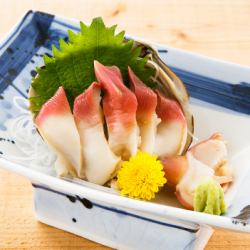 Live surf clam sashimi