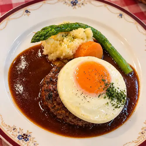 トリュフ香る【和牛煮込みハンバーグ】