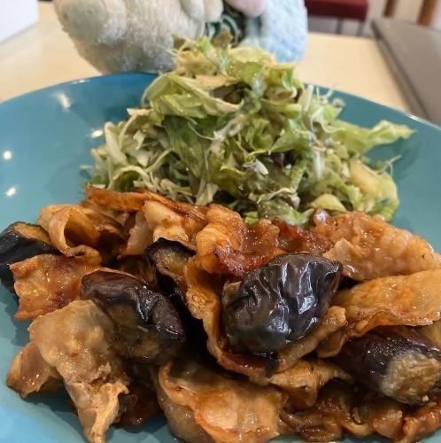 Fried eggplant and pork stir-fried with gochujang