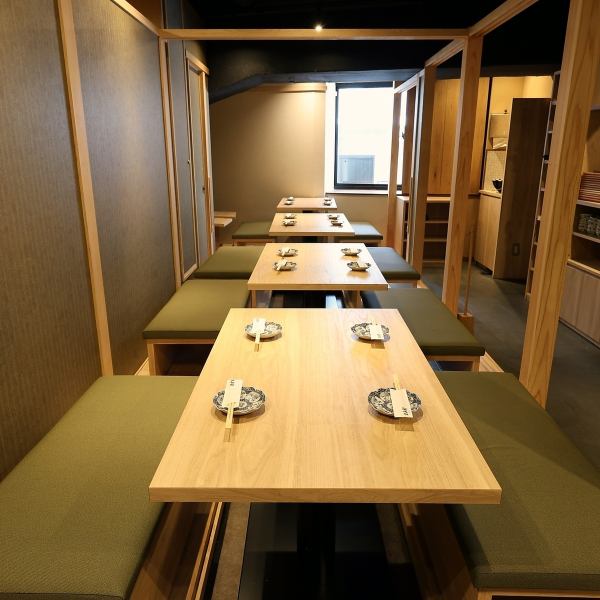 【宴会◎最大22名の個室利用◎】ちょっとしたご友人同士での飲み会など幅広いシーンに◎最大22名でご利用できる個室をご用意。宴会、家族の集まりでもご利用ください。個室は予約が埋まりやすくなっているので、お早めに予約ください。