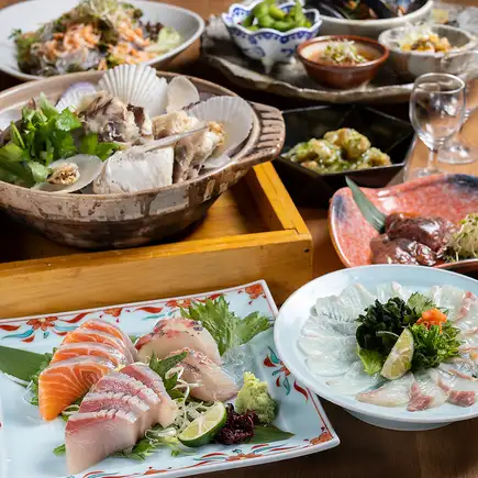 Course available Saturday through Thursday in August and September (excluding the day before a public holiday): Steamed sea bream and shellfish in sake, 3 kinds of sashimi, and more, with 90 minutes of all-you-can-drink sake.