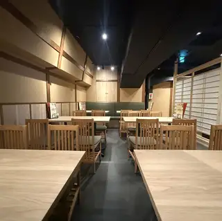 2階　4名テーブル6卓