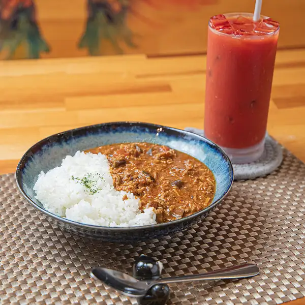 【スパイス香る!】その時々の旬の食材を活かした店長渾身の手作りカレーで元気チャージ◎