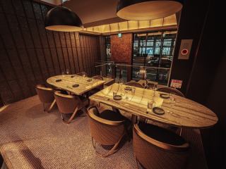 テーブルソファ席【2名様~OK】広々としたテーブルでゆったりとした時間を過ごせます…