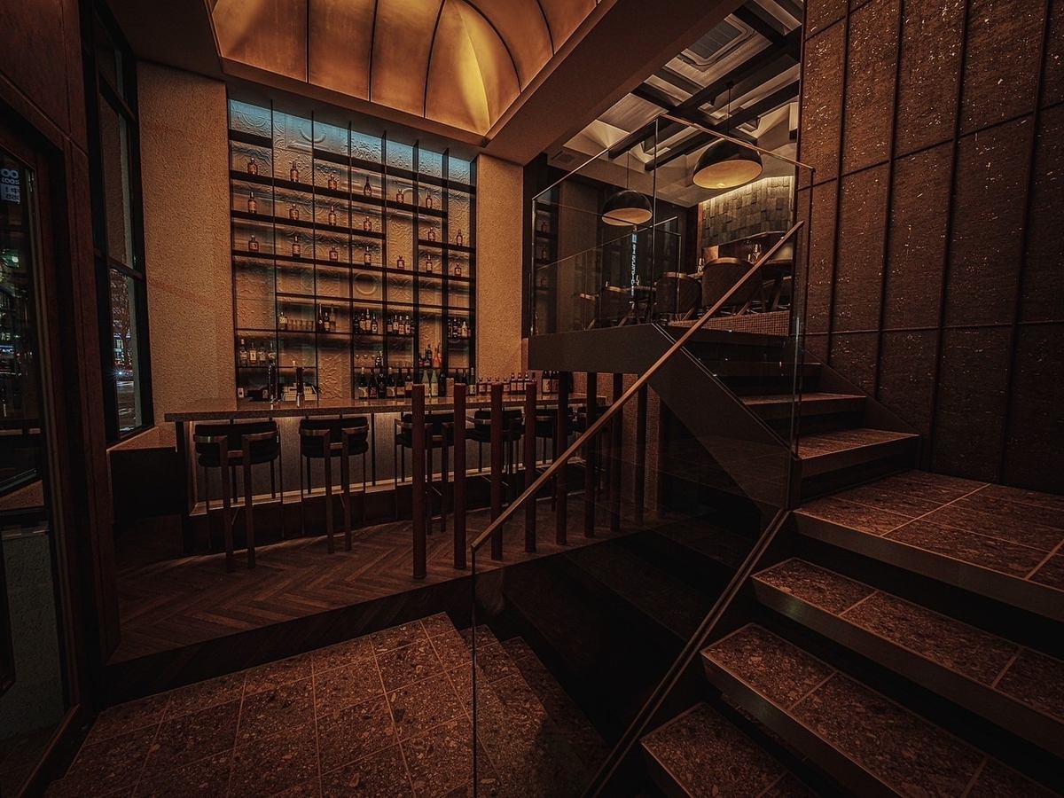 栄駅から徒歩5分。開放的な空間で本格和食を楽しめる♪