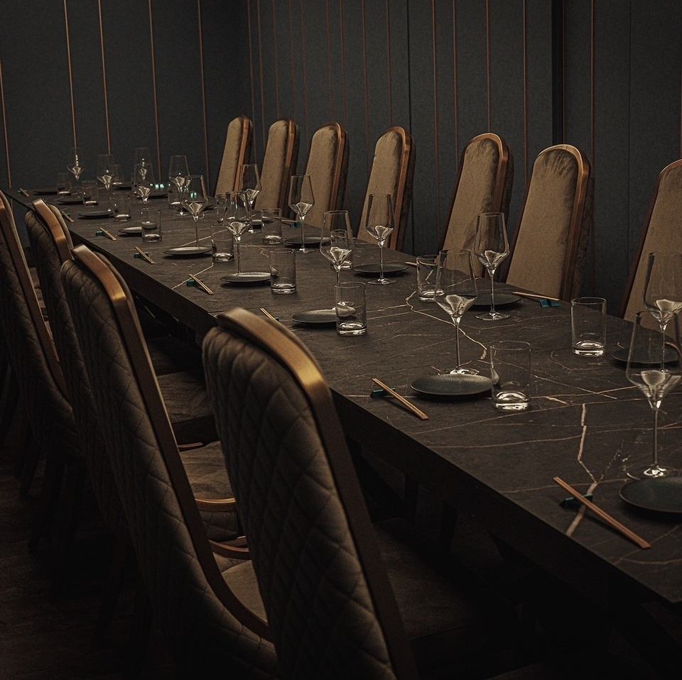 栄駅から徒歩5分。開放的な空間で本格和食を楽しめる♪