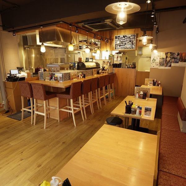 The interior of the newly renovated store is surrounded by the warmth of wood.The interior of the store was created with the concept of "a place where you can come back anytime" ♪ A spacious space where you can have a private banquet for 20 to 30 people ♪