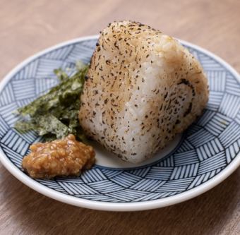 Grilled Rice Balls with Akegarashi