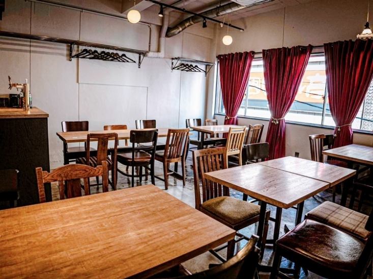 平日は6名から三階を丸っと貸し切り◎