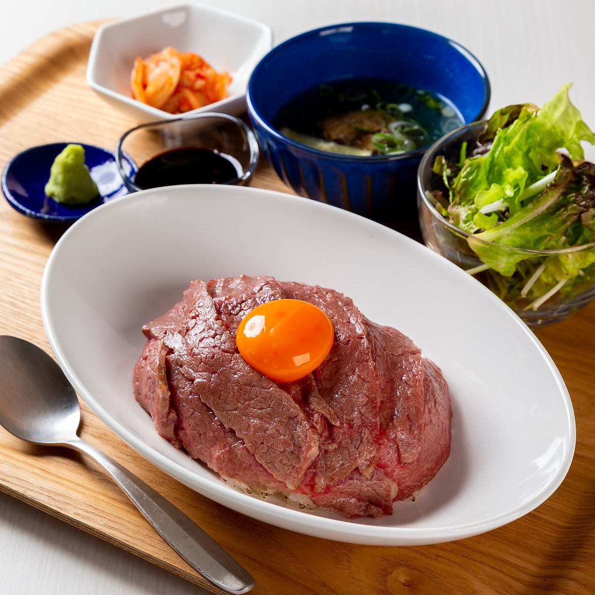 A variety of meat-based lunches using Ise Mizusawa beef♪