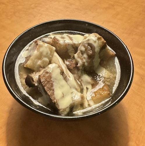 牛バラ塩煮込み