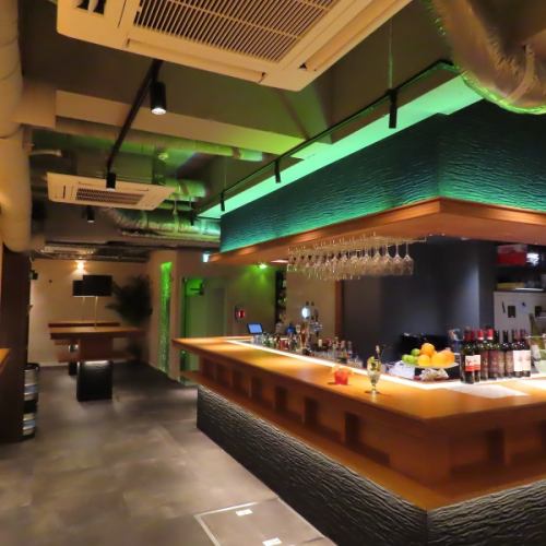 東口のスタンディングバー