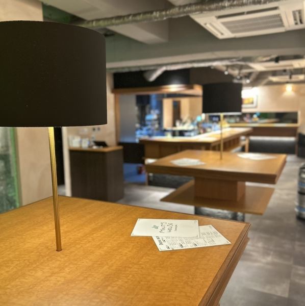 【初めての方も大歓迎！オープンしたての綺麗で清潔感あふれる店内♪】おしゃれで明るい店内が魅力のMINT’S HOUSEへようこそ！出会いの場としても最適なこの場所で、素敵なお時間をお楽しみください♪お通しやチャージ料は一切かかりませんので、ドリンクを1杯だけでも◎二次会や会社帰りのひと息にもぴったりです。