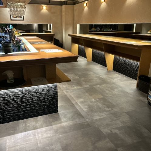 東口のスタンディングバー