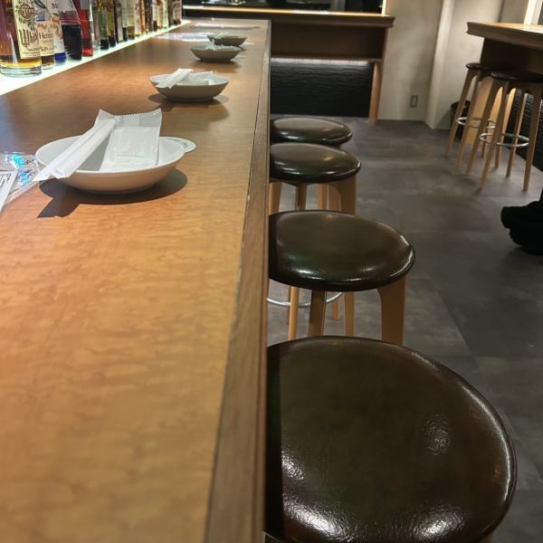 【初めての方も大歓迎！オープンしたての綺麗で清潔感あふれる店内♪】おしゃれで明るい店内が魅力のMINT’S HOUSEへようこそ！出会いの場としても最適なこの場所で、素敵なお時間をお楽しみください♪お通しやチャージ料は一切かかりませんので、ドリンクを1杯だけでも◎二次会や会社帰りのひと息にもぴったりです。