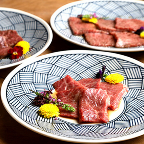 Extremely fresh meat dishes ♪ Many different flavors available!