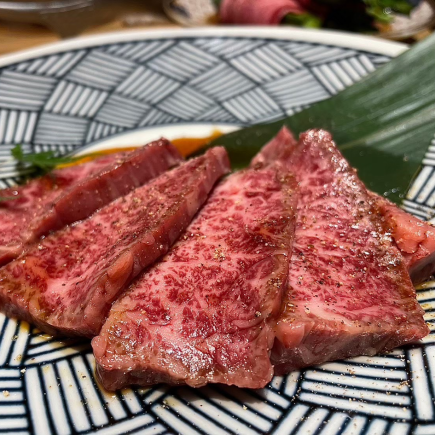 [Food only] Best value for money! Popular Yukhoe and 3 types of red meat "Light Course" 12 dishes in total 4,000 yen